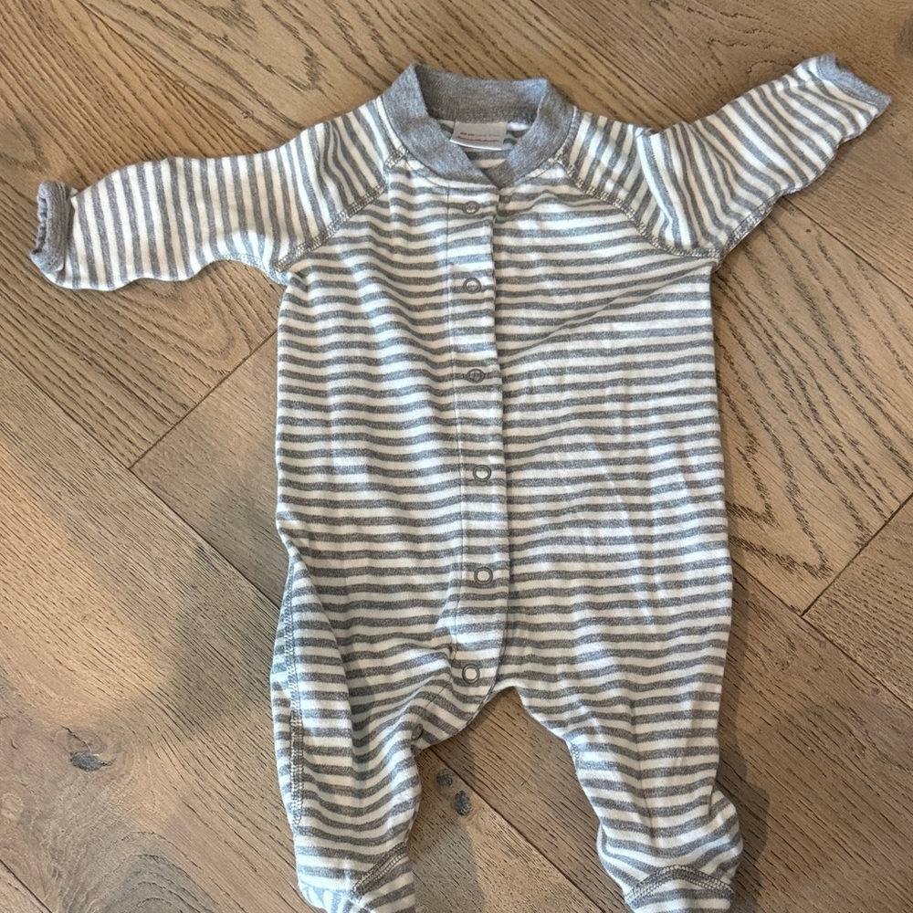 Hanna Andersson Gray Striped Footie